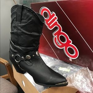 Dingo boots women’s size 9 perfect condition